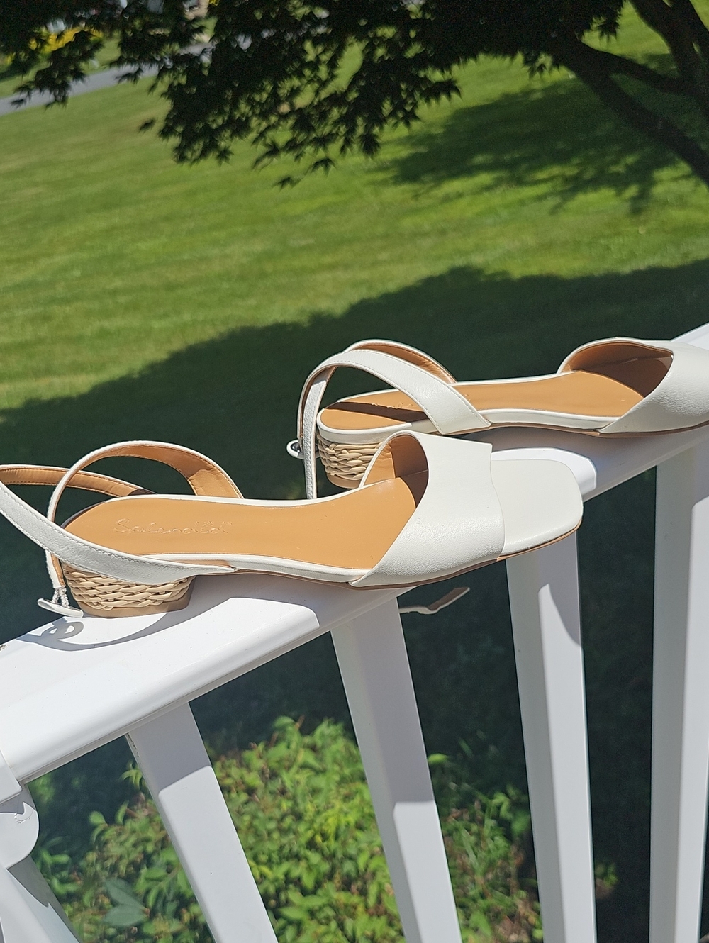Splendid - Women's White Slingback Sandals - Classic Summer Flats.  Size 7.5 M